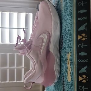 Nike Women's Pink Athletic Shoes
